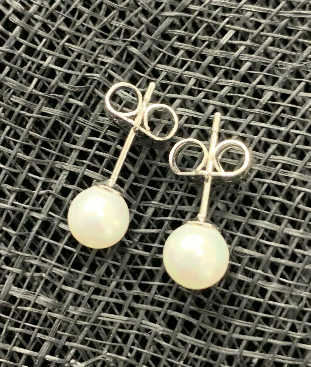 Quality 6mm Platinum Silver Plated Natural Shell Pearl Earrings Studs Xmas Gift