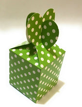 Load image into Gallery viewer, 6 Kids Birthday Party Bag Boxes - Wedding Favour Cake Box / Polka Dot Heart -UK