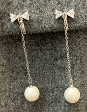Load image into Gallery viewer, High Quality Silver Zircon Crystal Bow Shell Pearl Drop Dangle Clip On Earrings