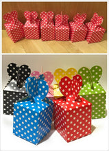 Load image into Gallery viewer, 6 Kids Birthday Party Bag Boxes - Wedding Favour Cake Box / Polka Dot Heart -UK