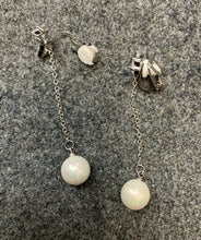 Load image into Gallery viewer, High Quality Silver Zircon Crystal Bow Shell Pearl Drop Dangle Clip On Earrings