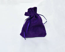 Load image into Gallery viewer, Purple Velvet Drawstring Pouch – 13 x 10cm