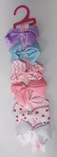 Load image into Gallery viewer, 7 x Girls Children's Hair Bows Gift Set with Bow Holder and Dust Bag